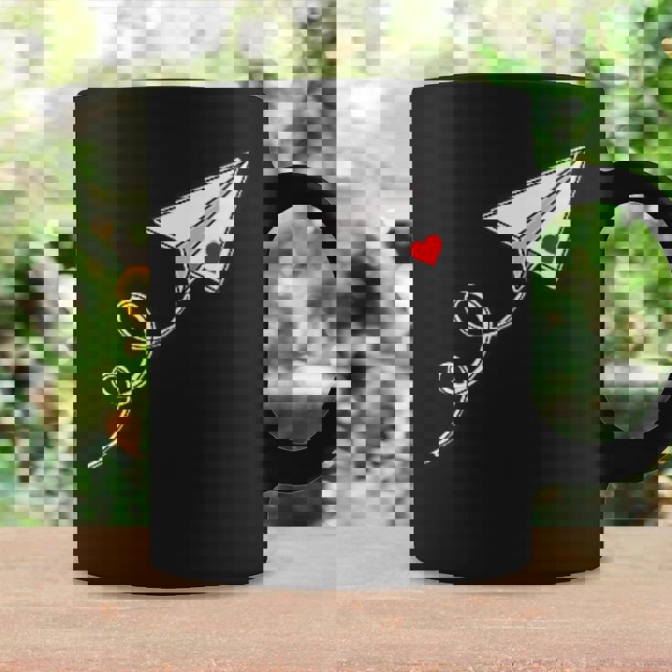 赤いハートの紙飛行機、紙飛行機のメッセージ コーヒーマグ ギフトのアイデア