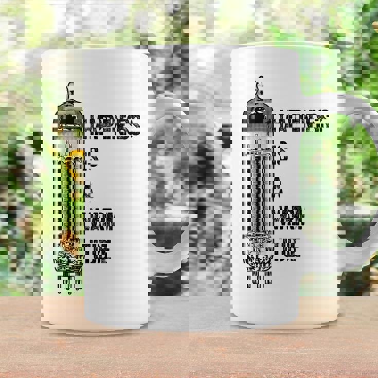 Happiness Is A Warm Tube アナログオーディオ。真空管 コーヒーマグ ギフトのアイデア