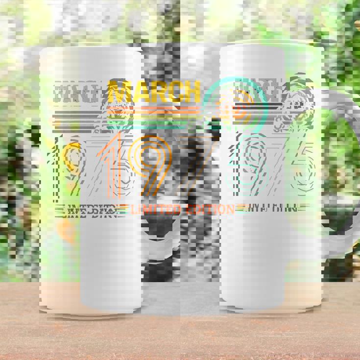 On Back- 1975年3月の誕生日 限定版 ヴィンテージ 51歳 コーヒーマグ ギフトのアイデア