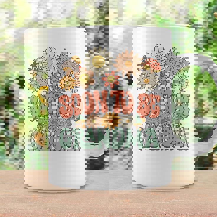 Soon To Be Grandma Expecting Baby Daisy Groovy Wildflower コーヒーマグ ギフトのアイデア