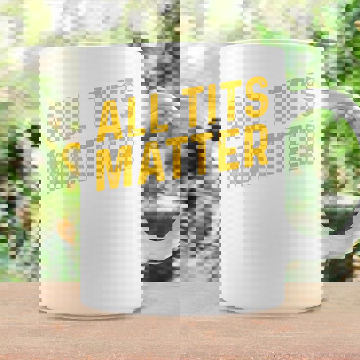 すべてのおっぱいは重要 コーヒーマグ ギフトのアイデア