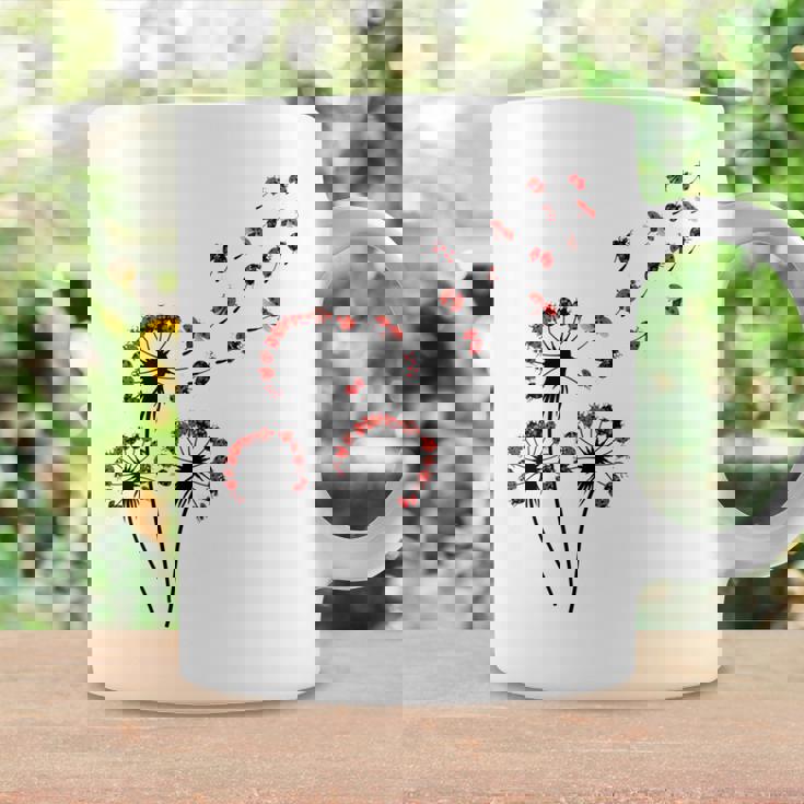 てんとう虫愛好家のためのフラワータンポポてんとう虫シャツ コーヒーマグ ギフトのアイデア