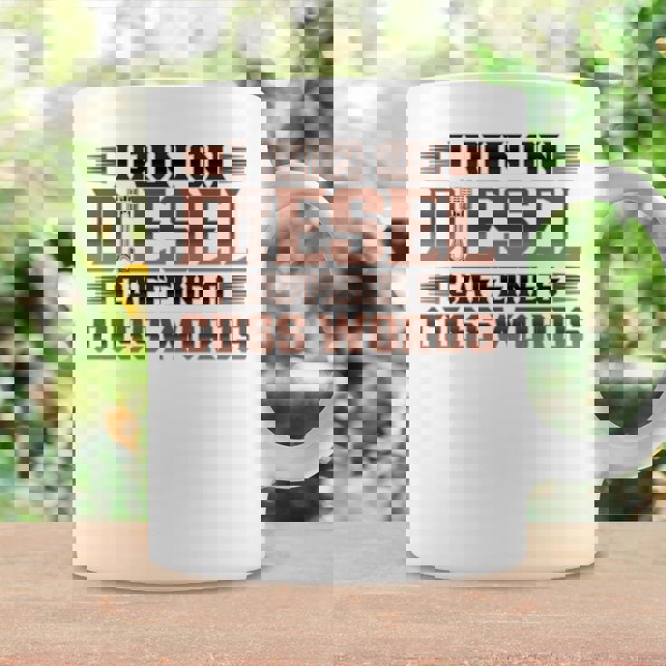 ディーゼルカフェインで走るトラック運転手 長袖tシャツ コーヒーマグ ギフトのアイデア