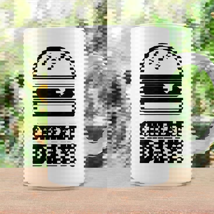 ファニージム チートデー ハンバーガー キャブ フード コーヒーマグ ギフトのアイデア