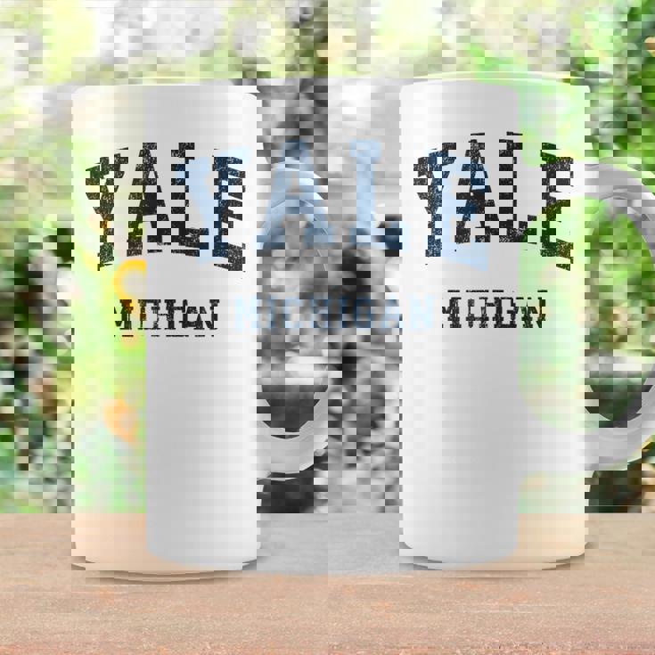 ミシガン州イェールミシガン州ヴィンテージアスレチックスポーツデザイン コーヒーマグ ギフトのアイデア