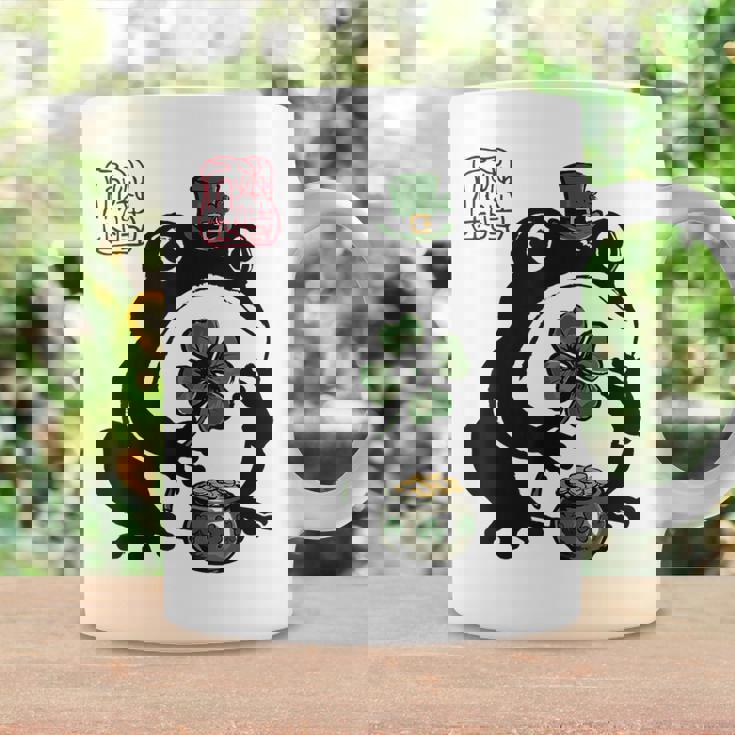 不機嫌そうなカエル 面白い 聖パトリックデー クローバーリーフ アニメ 日本語 コーヒーマグ ギフトのアイデア