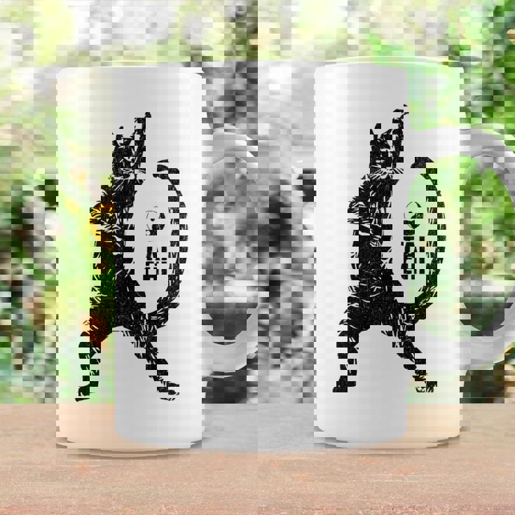 太極拳の練習をしている陽気な猫 陰陽 長袖tシャツ コーヒーマグ ギフトのアイデア