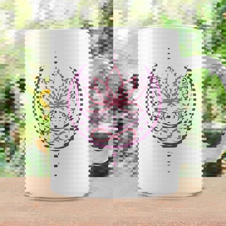 月と無限のシンボルの蓮 ヨガと禅 蓮の花 コーヒーマグ ギフトのアイデア