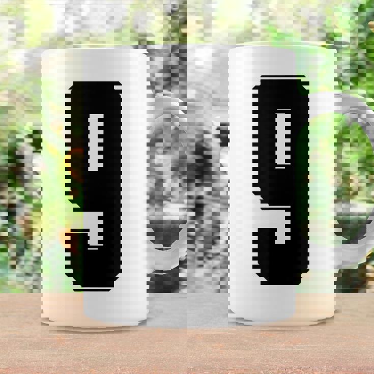 番号9 ナインスポーツジャージ 誕生日年齢 ラッキーナンバーブラック コーヒーマグ ギフトのアイデア