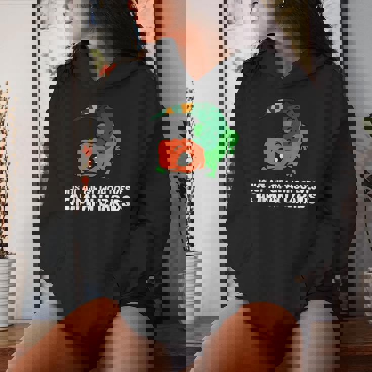 Just A Girl Who Loves Caiman Lizards ファニーカイマントカゲ レディースパーカー 彼女への贈り物