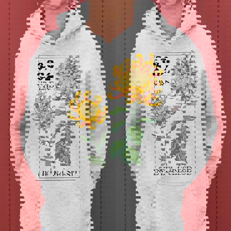 82 Years Loved And Blessed 花柄 フラワースタンプ 82歳の誕生日 レディースパーカー