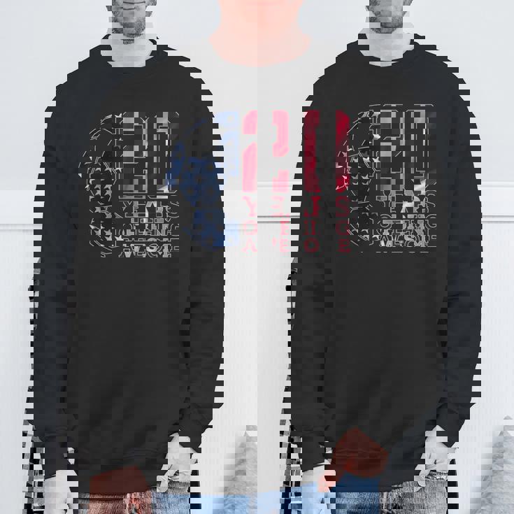 20 Years Of Being Awesome サッカー サッカー 20歳 誕生日 スウェットシャツ 高齢者への贈り物