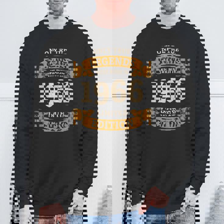 60歳の誕生日 還暦 真のレジェンドは1966年生まれ スウェットシャツ 高齢者への贈り物