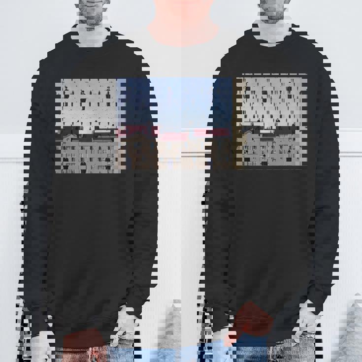 Magritteによるゴルコンダの有名な絵画。 長袖tシャツ スウェットシャツ 高齢者への贈り物