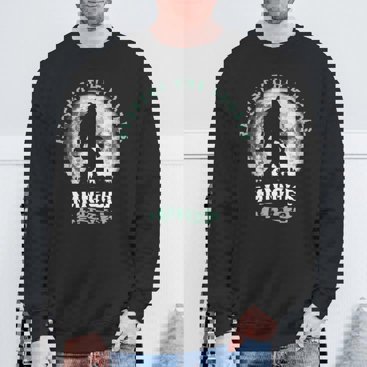 Mingus Texas Bigfoot Night Walk Retro Moon 長袖tシャツ スウェットシャツ 高齢者への贈り物