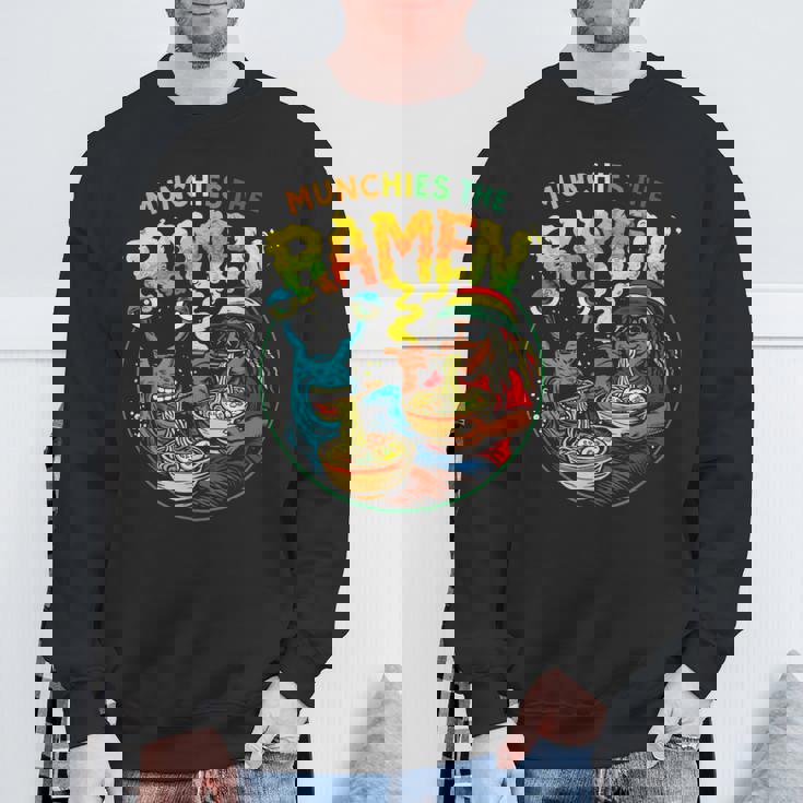 Munchies ラーメンを食べるエイリアン ドレッドヘアアート スウェットシャツ 高齢者への贈り物