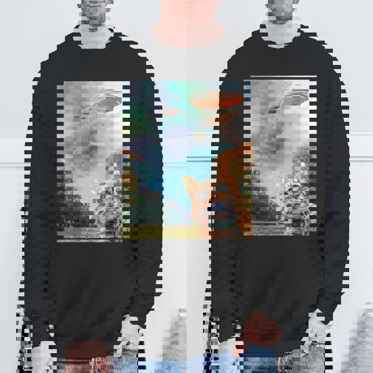 Ufo付き猫セルフィー スウェットシャツ 高齢者への贈り物