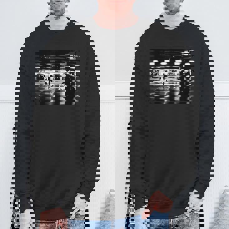 Urban Motion Monochrometreet Photography スウェットシャツ 高齢者への贈り物