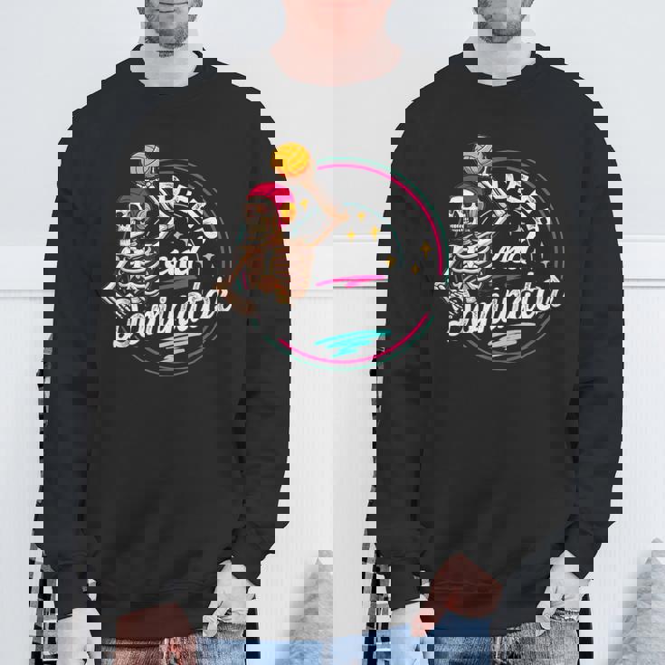 Water Polo タフアグレッシブプレイヤーディープエンドドミネーター。 スウェットシャツ 高齢者への贈り物