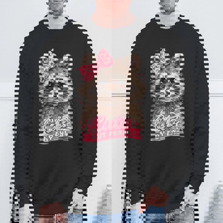 かわいいけど野生的な面白いアライグマの弓ミームかわいい動物のユーモア 長袖tシャツ スウェットシャツ 高齢者への贈り物