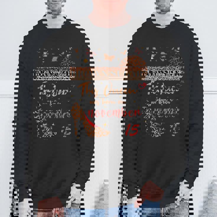 この女王は11月15日の誕生日ブラウンシュガーで生まれました。 長袖tシャツ スウェットシャツ 高齢者への贈り物