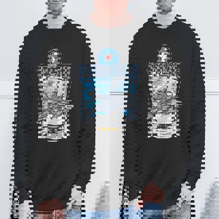 アメリカ空軍の航空機戦闘機f15イーグルのプレゼント スウェットシャツ 高齢者への贈り物