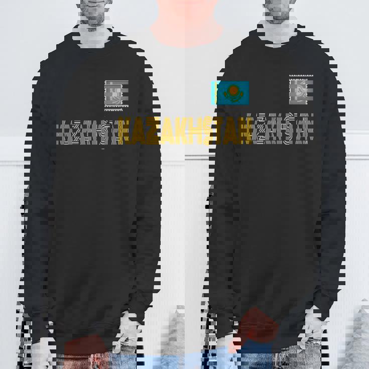 カザフスタン、カザフスタンの国旗、カザフスタンの国旗 長袖tシャツ スウェットシャツ 高齢者への贈り物