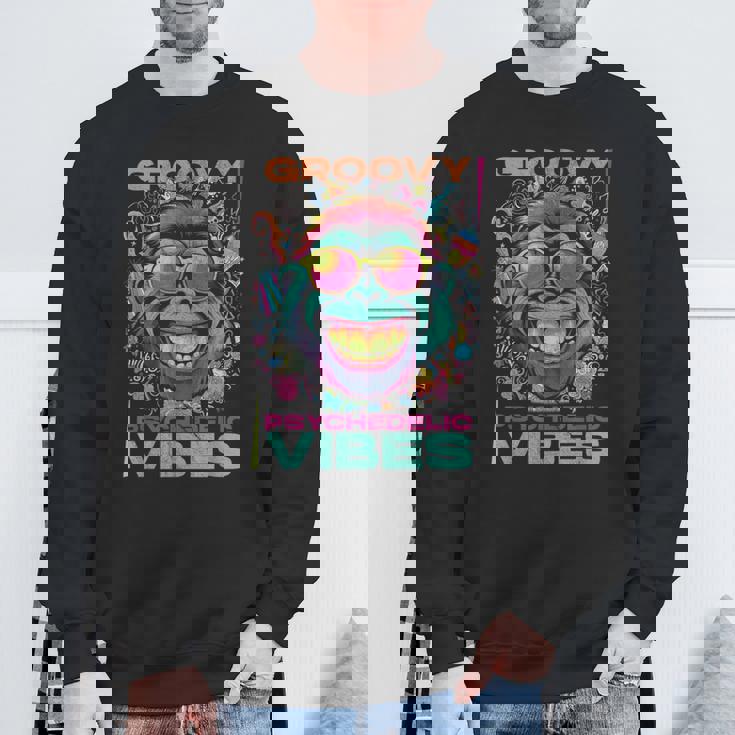 クールなエイプ。グルーヴィーなサイケデリックな雰囲気。 スウェットシャツ 高齢者への贈り物