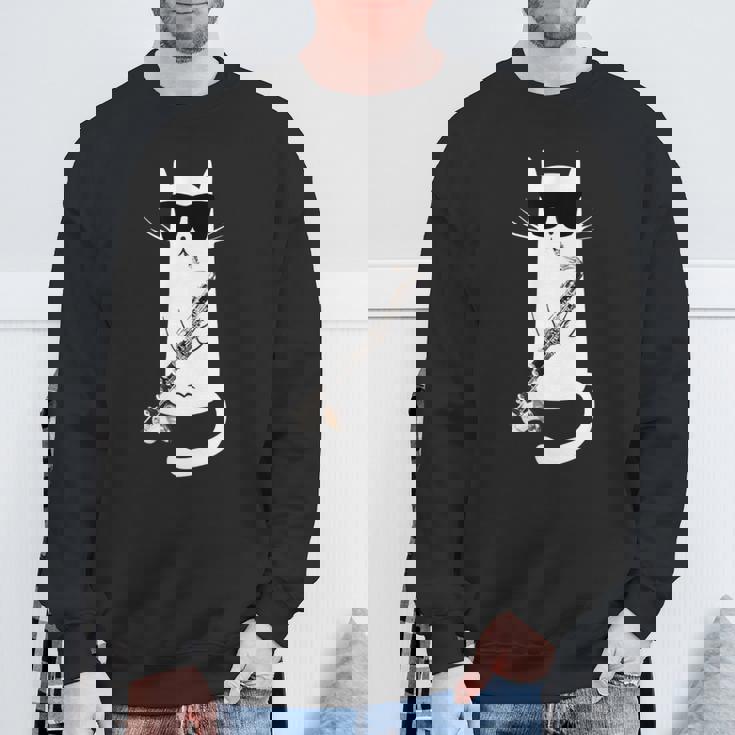 バスクラリネットを弾くサングラスをかけた面白い猫 スウェットシャツ 高齢者への贈り物