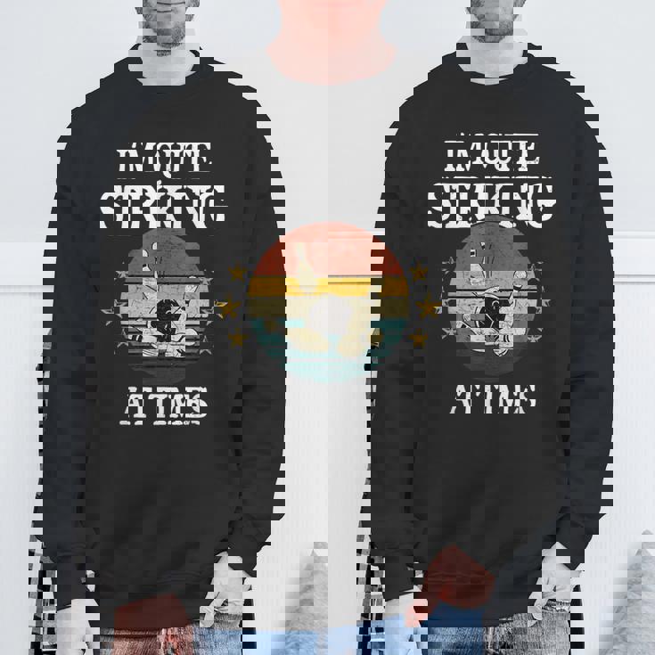 ボウリング私はかなり印象的です面白いビンテージボウラーダジャレ スウェットシャツ 高齢者への贈り物