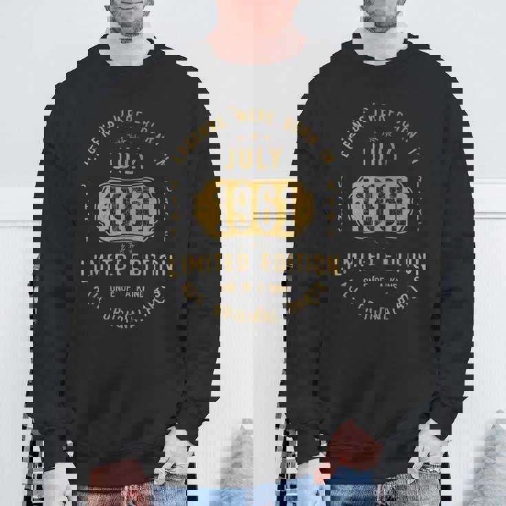 レジェンドは1961年七月生まれ 誕生日 スウェットシャツ 高齢者への贈り物