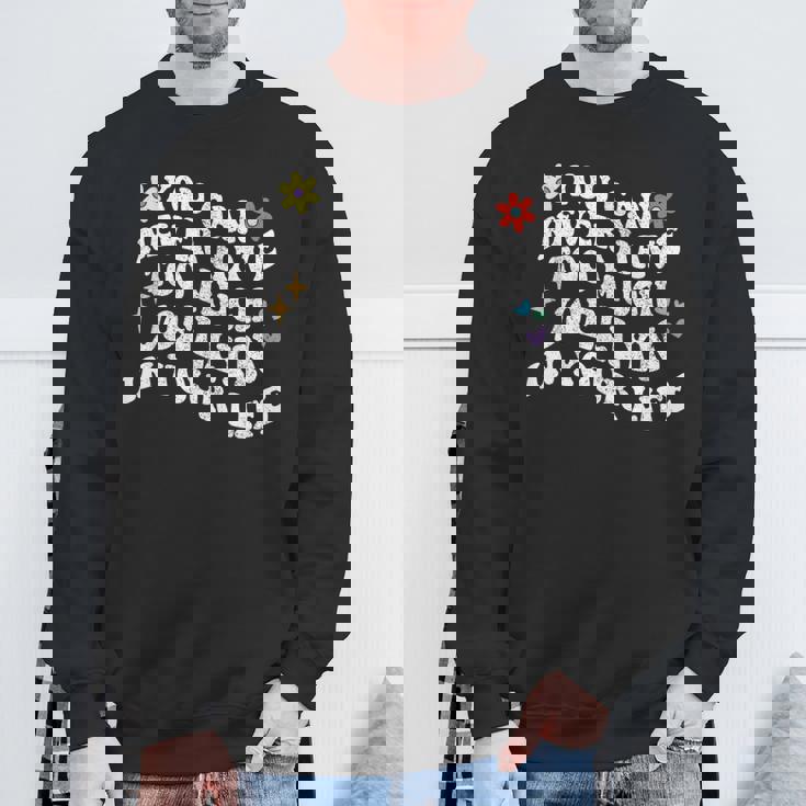 レトログルーヴィーなジョエリンをあなたの中に持ちすぎることは決してありません。 スウェットシャツ 高齢者への贈り物