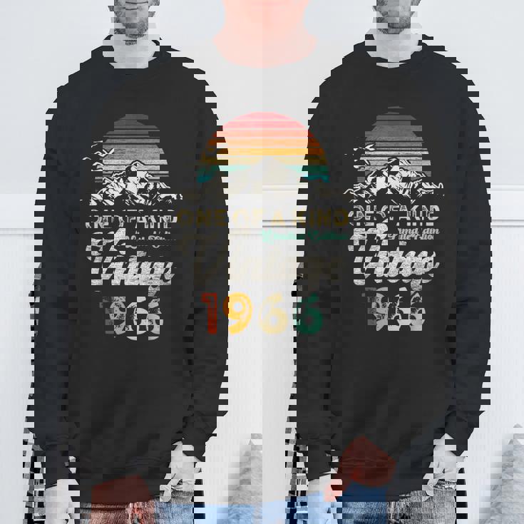 ヴィンテージ 1966 誕生日 60年 マウンテン レトロ スウェットシャツ 高齢者への贈り物