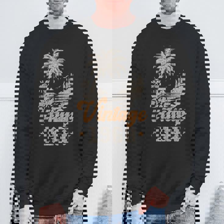 ヴィンテージ 1968 誕生日 58歳 ヤシの木 スウェットシャツ 高齢者への贈り物