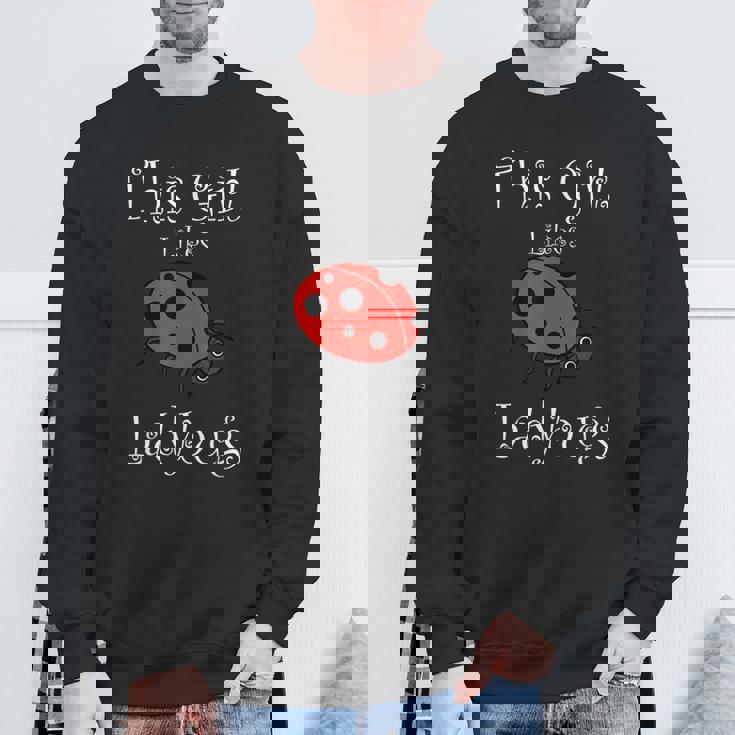 少女はてんとう虫が好き 野生動物 おもしろてんとう虫 スウェットシャツ 高齢者への贈り物