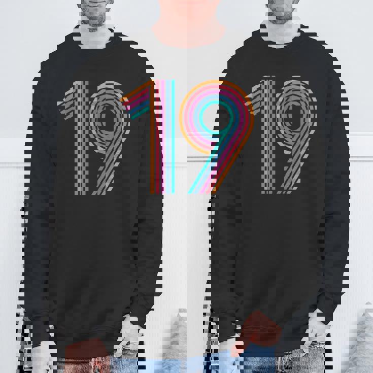 数字 19 19周年記念 19歳の誕生日 スウェットシャツ 高齢者への贈り物