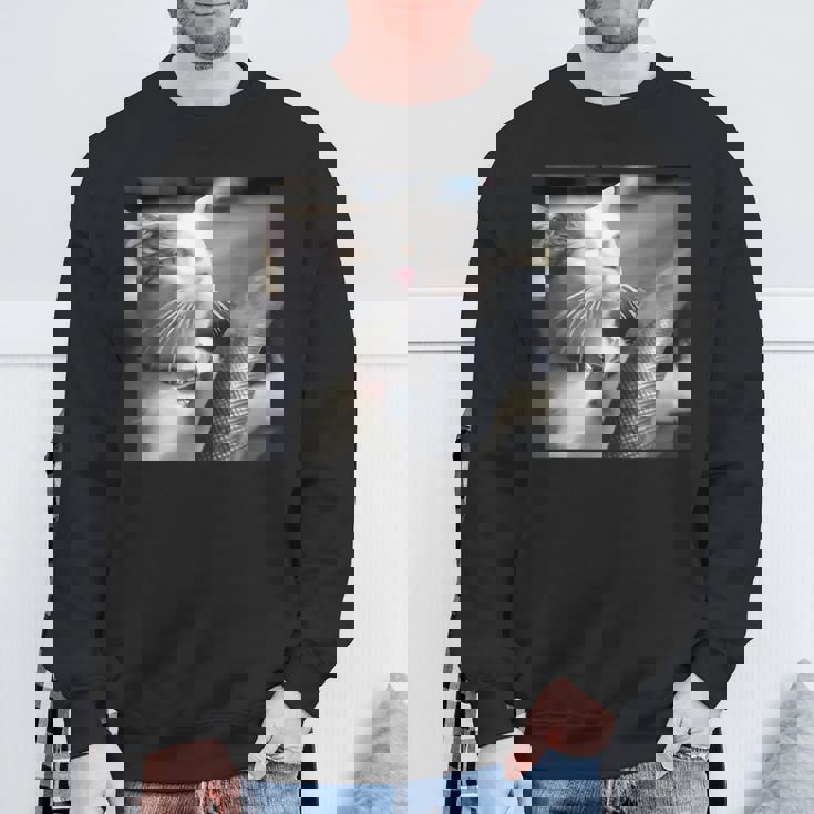 猫のミームtシャツを運転します スウェットシャツ 高齢者への贈り物