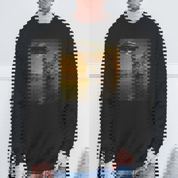 苦悩するブリティッシュショートヘアの猫 Ufo セルフィー 侵略 エイリアン スウェットシャツ 高齢者への贈り物