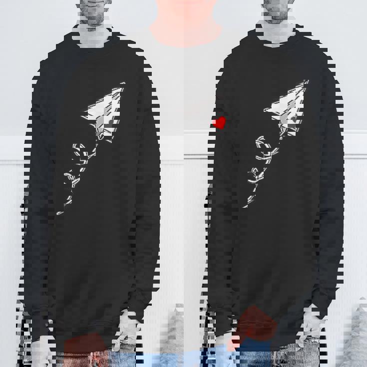 赤いハートの紙飛行機、紙飛行機のメッセージ スウェットシャツ 高齢者への贈り物