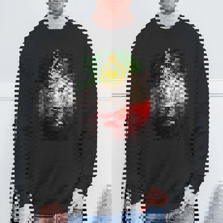 金色のライオンの頭が付いたイランの国旗。 スウェットシャツ 高齢者への贈り物