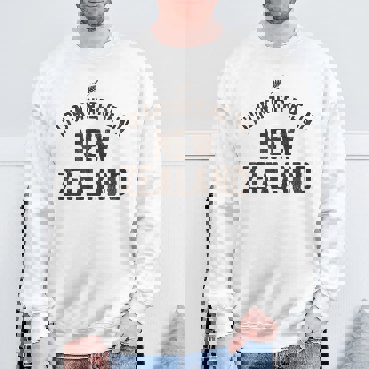 I'd Rather Be In New Zealand Nz Fern Kiwi ギフト スウェットシャツ 高齢者への贈り物