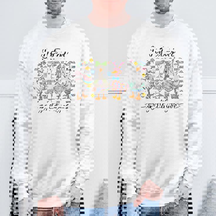 Just An Egg-Cited Goose キュート イースター バニー アヒル ファミリー 春 スウェットシャツ 高齢者への贈り物