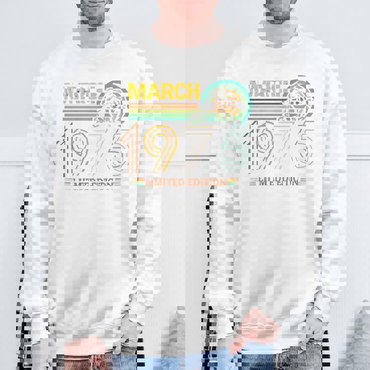 On Back- 1975年3月の誕生日 限定版 ヴィンテージ 51歳 スウェットシャツ 高齢者への贈り物