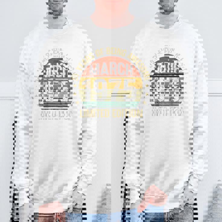 On Back 3月の誕生日 Est 1975年限定版 51St スウェットシャツ 高齢者への贈り物