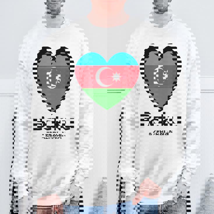 アゼルバイジャン バクー スウェットシャツ 高齢者への贈り物