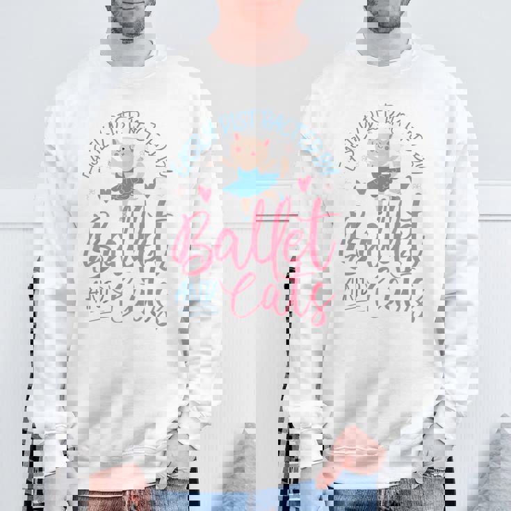 バレエダンサー ダンスガール バレリーナ 猫 気が散りやすい スウェットシャツ 高齢者への贈り物