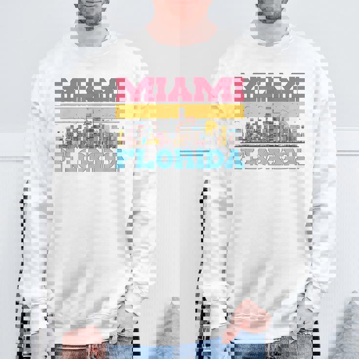 マイアミ フロリダ州 都市景観 お土産 モダン マイアミスカイライン スウェットシャツ 高齢者への贈り物