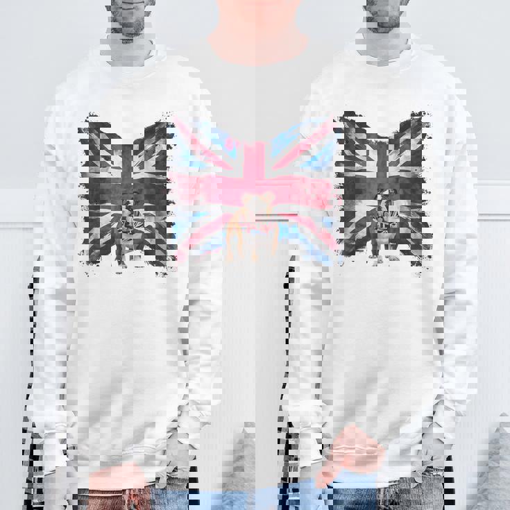 ユニオンジャックバンダナをかぶったブリティッシュブルドッグ、かわいい英国国旗。 スウェットシャツ 高齢者への贈り物