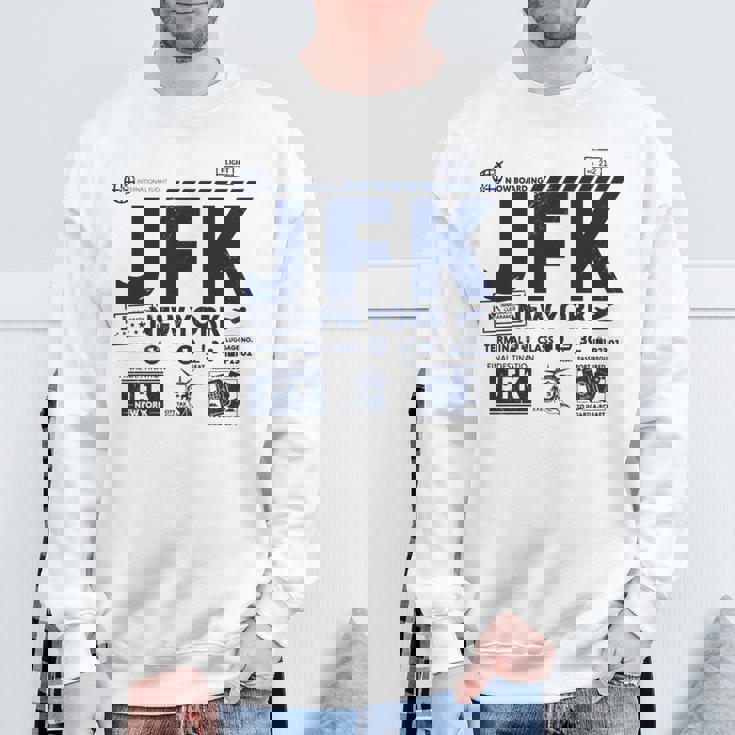 ヴィンテージ ニューヨーク Jfk 空港コード トラベルデイ レトロ Nyc 長袖tシャツ スウェットシャツ 高齢者への贈り物