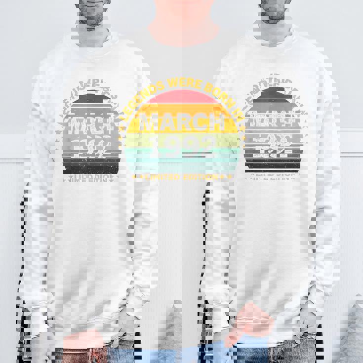 伝説は1992年3月に誕生した 34歳の誕生日 スウェットシャツ 高齢者への贈り物